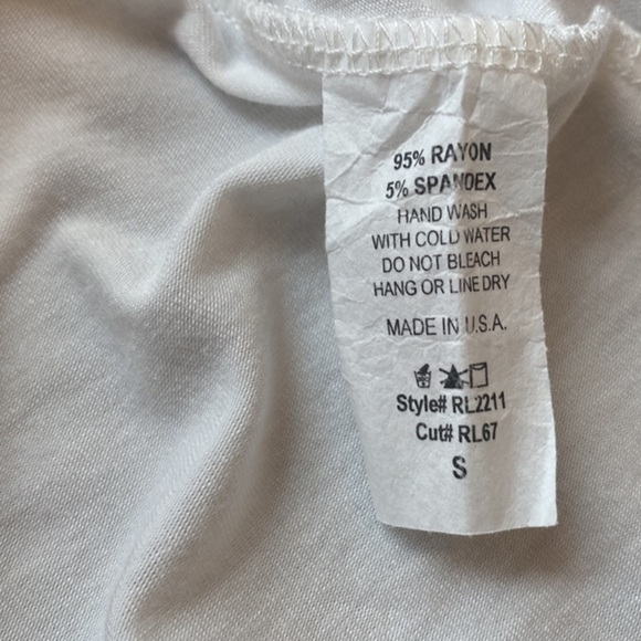 Red Lilly shirt made in the USA size small euc - Picture 6 of 6